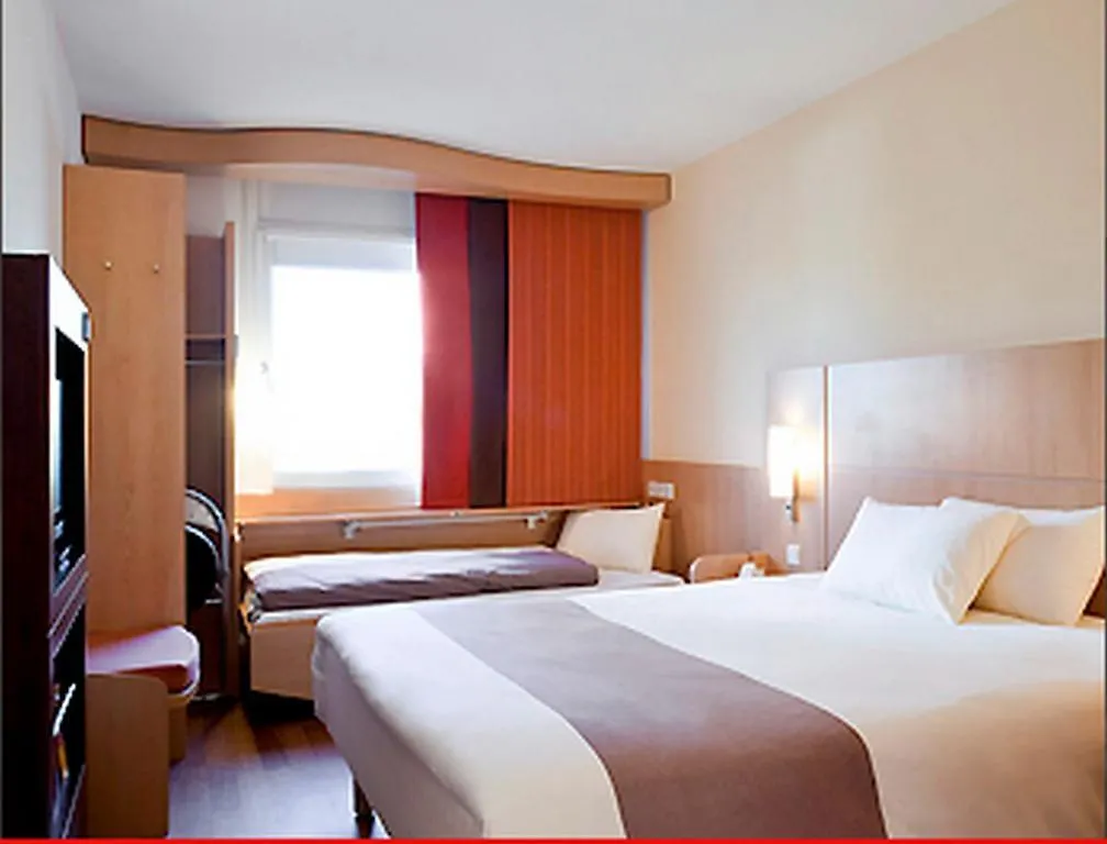 Ibis Lyon Est Beynost Hotel